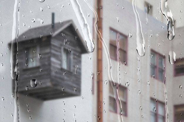 Humidité dans la maison : identifier la cause avant de traiter